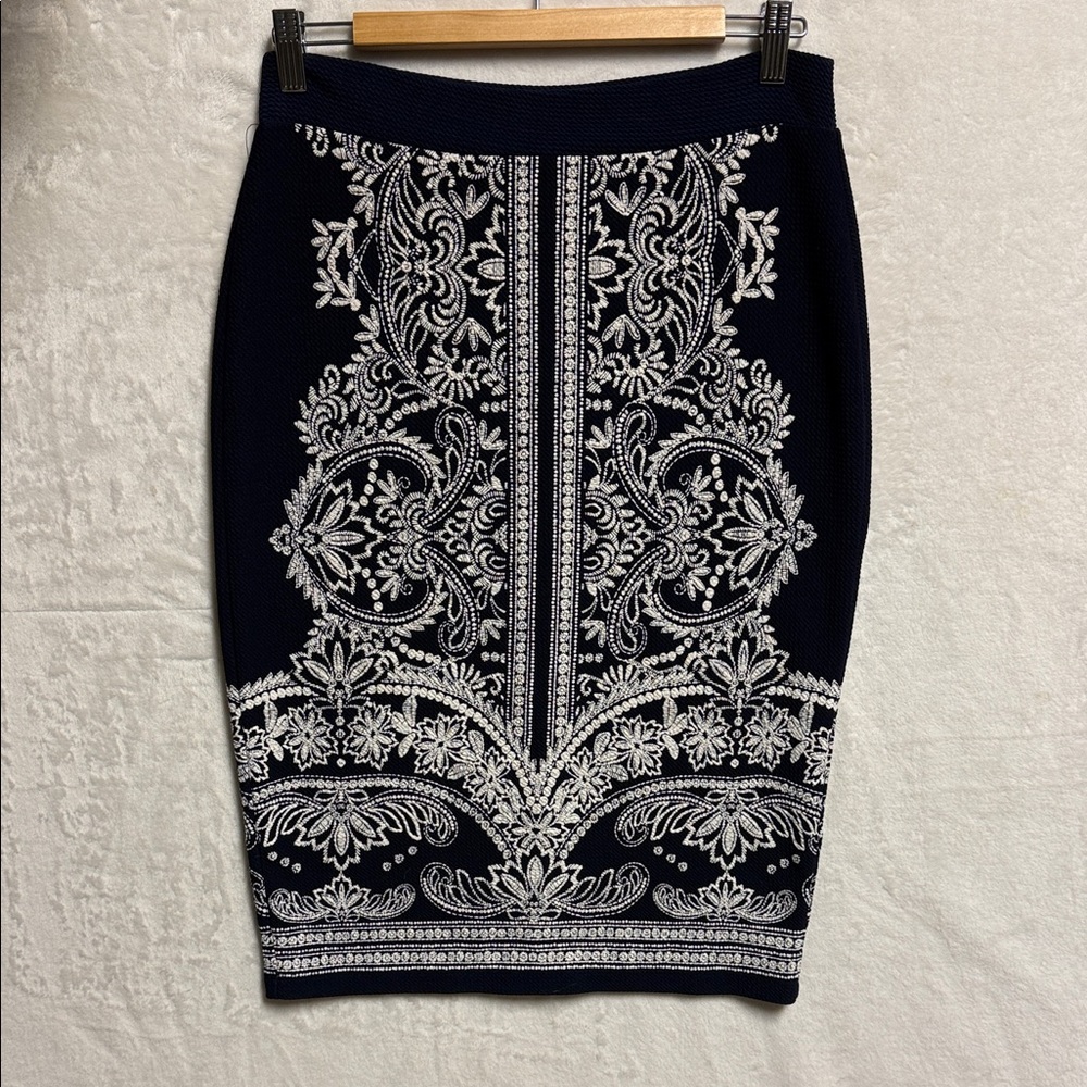 VENUS Elegant Dark Blue and White Pencil Skirt